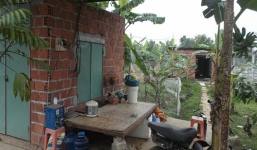 Chú rể bị sát hại sau đêm tân hôn: Bạn bè nạn nhân dọa đập phá, đốt chòi nghi can